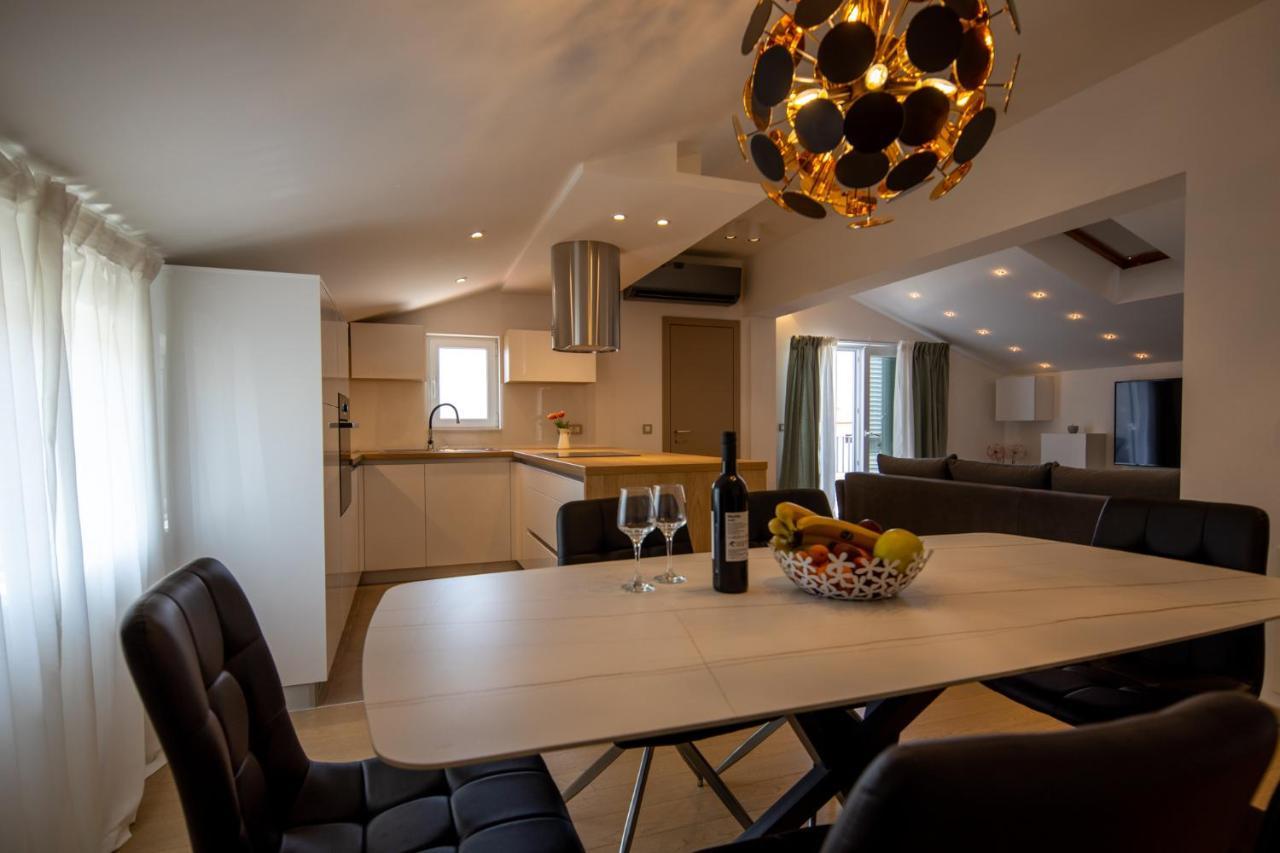 Lumaja Luxury Apartman Biograd Na Moru Exterior foto