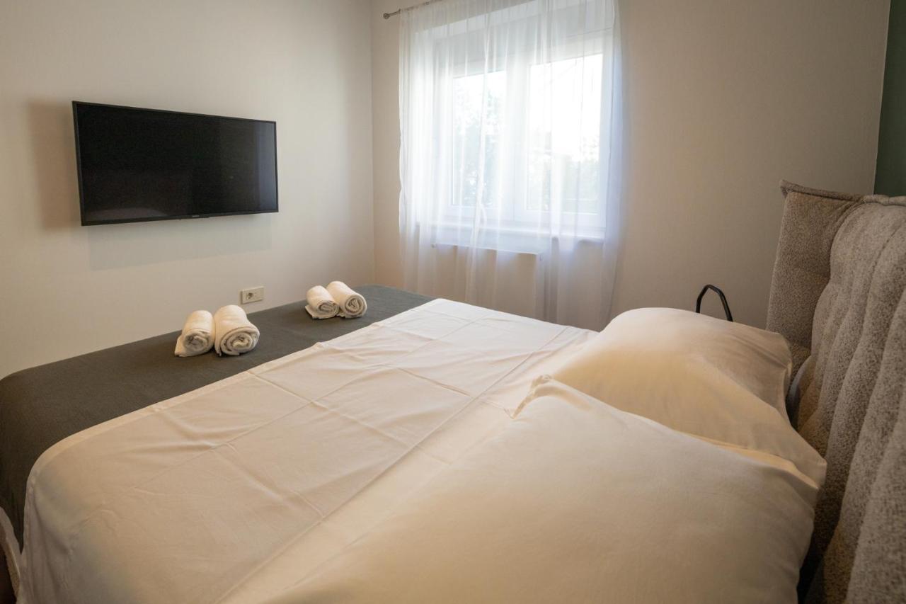 Lumaja Luxury Apartman Biograd Na Moru Exterior foto